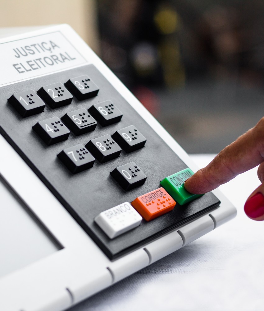 Atenção em alta, credibilidade em foco: por que anunciar no período eleitoral