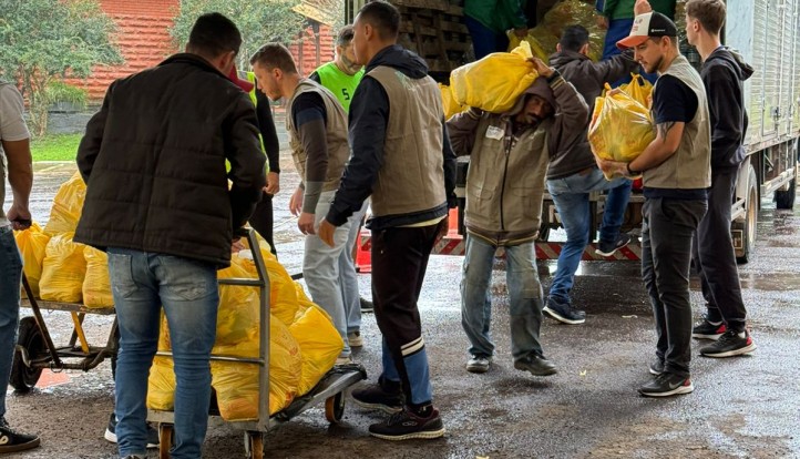 Excelsior Alimentos doa 5 toneladas de produtos para famílias afetadas pelas enchentes