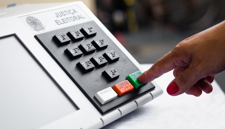 Atenção em alta, credibilidade em foco: por que anunciar no período eleitoral