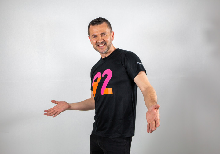 Rádio 92 anuncia estreia de comunicador e novidades na programação