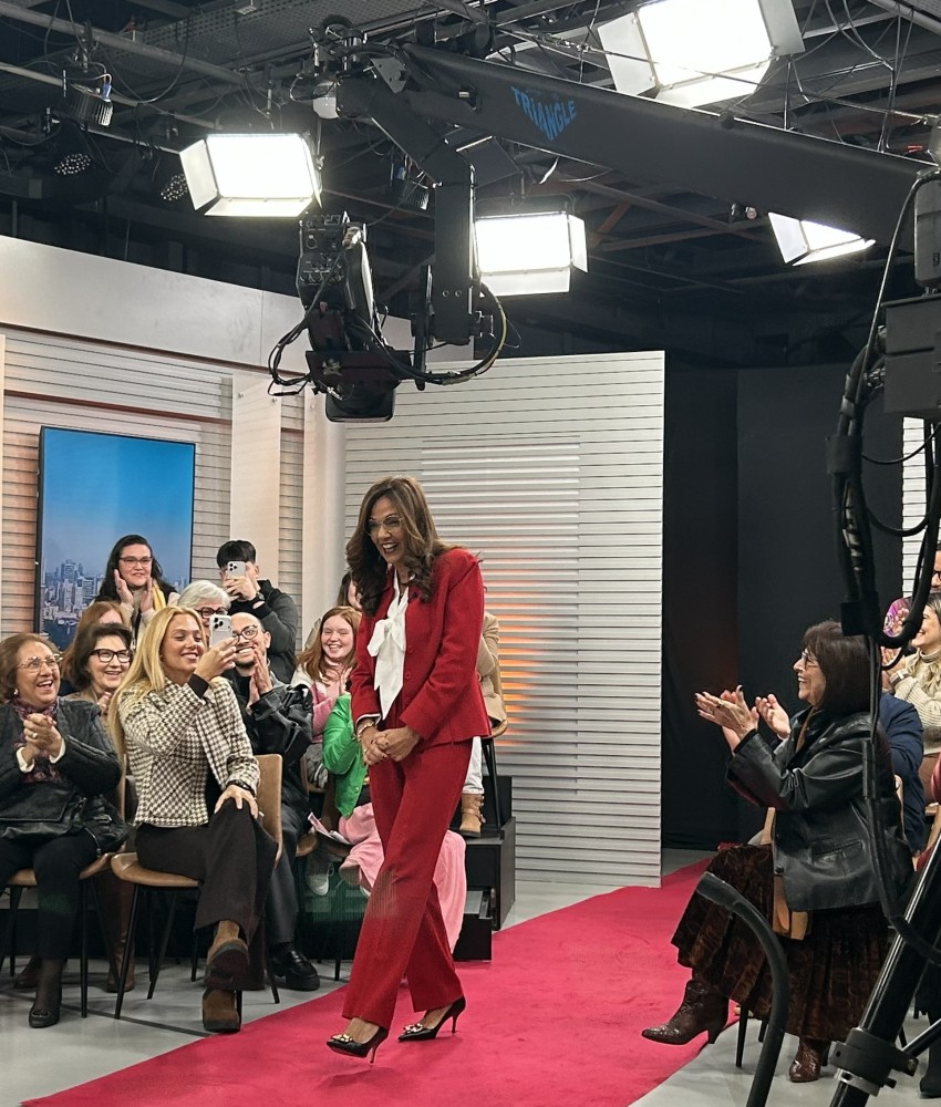 Cristina Ranzolin completa 30 anos à frente do "Jornal do Almoço" e ganha homenagem surpresa ao vivo